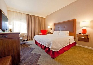 2-Star Hotel ∙ Hampton Inn Taos