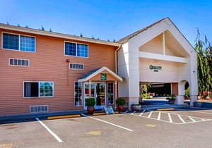 2-Star Hotel ∙ Quality Inn Arlington