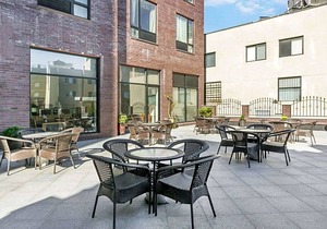 2-Star Hotel ∙ Ramada by Wyndham Flushing Queens