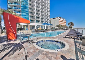 2024 Newly Renovated Breathtaking Pristine Luxury1Br1Ba/Oceanfront/pools/WiFi