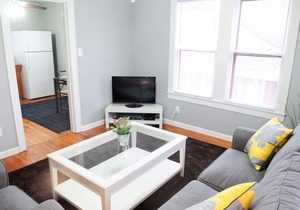 2BD/1BA - The Treehouse - 1930's Hyde Park Home by UT/Downtown