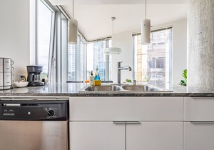 2BR | Rooftop, Pool & Gym | Bellevue | Sophari A