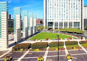 3 #3A - 3 Bedroom Condo w Parking - Chinatown, McCormick Place, Wintrust Arena