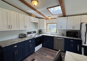 3 Bedroom 2 Bath Home in Island Club -Sleeps 8 - Parking & Pool Access - IC63