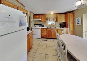 3 Bedroom 2 Bathroom Vacation Rental Home in the Island Club -Sleeps 8 - IC83