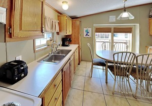 3 Bedroom 2 Bathroom Vacation Rental Home in the Island Club -Sleeps 8 - IC83