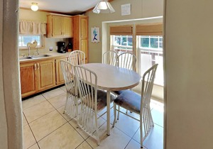 3 Bedroom 2 Bathroom Vacation Rental Home in the Island Club -Sleeps 8 - IC83