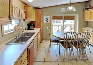 3 Bedroom 2 Bathroom Vacation Rental Home in the Island Club -Sleeps 8 - IC83