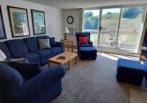 3 king master suites, 4 bed 4 bath, outside heated pool, between Leland and GA