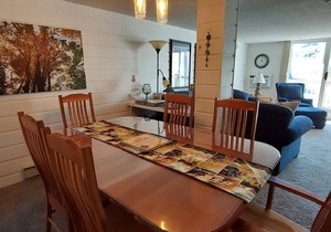 3 king master suites, 4 bed 4 bath, outside heated pool, between Leland and GA