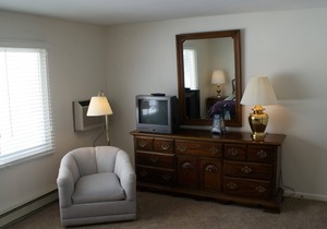 3 king master suites, 4 bed 4 bath, outside heated pool, between Leland and GA