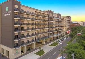 3-Star Hotel ∙ Embassy Suites By Hilton Grand Rapids Downtown