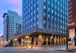 3-Star Hotel ∙ Embassy Suites By Hilton Knoxville Downtown