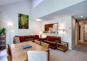 38SW - WiFi - Fireplace - Dishwasher - W/D - Sleeps 6 by RedAwning