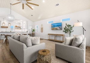3BR, Walk to Beach, Pool Access | Mustang Royale