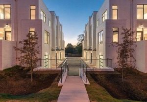 4 Connecting Condos - Sleeps 32 to 36 - Firepits - Garages - Rooftops decks - Great Views - Security