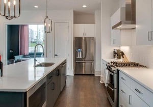 4 Connecting Condos - Sleeps 32 to 36 - Firepits - Garages - Rooftops decks - Great Views - Security