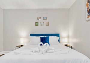 4 min Walking distance to Cowboys Stadium