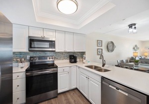 607 Sunswept 2/2 *Newly Renovated Coastal Condo with Amazing View*