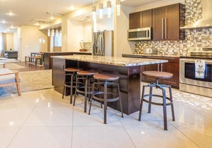 6BR/4.5BA 4-Floor Home | Sleeping 17/ABODEbucks