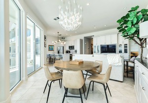 6th Floor Beachfront Condo - Elevator, Private Balcony, Resort Amenities w/POOL