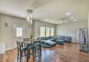 7 Mi to Ocean Family-Friendly Texas City Home!