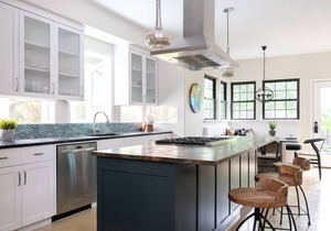 A Hidden Retreat, Entertainer's Dream Downtown!