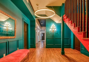Adina Red, White & Black Suite with Capitol Views & Walkable Downtown Location