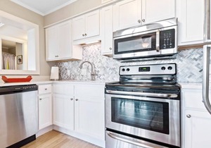 Admirals Row B320 | Ocean View, Resort Pool!