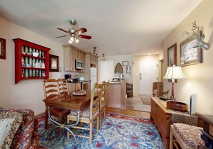 Adorable Condo in w/Shared Pool, Hot Tub, WiFi, Washer/Dryer, & Free Shuttle