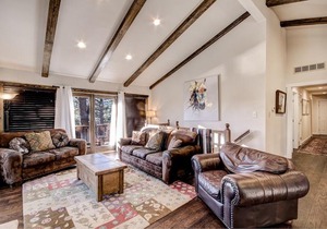 Alto Lakes - Four Bedroom Cabin with Hot Tub