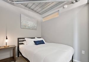 Amazing Condo in the Heart of Ann Arbor 319