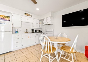 Amazing Condo w/Free WiFi, Central AC, Shared Pool, Deck, Water Views