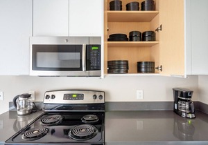 Amazing Foster City 2BR w/Gym, Pool, W/D, near highways, by Blueground