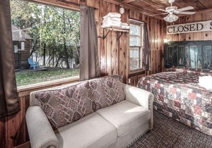 Apache Village 10 King Studio Midtown Sleeps 2