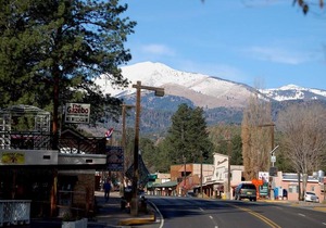 Apache Village 5, Queen Bed, Midtown, Sleeps 2
