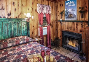 Apache Village 6, King Studio with Sleeper Sofa, Sleeps 3