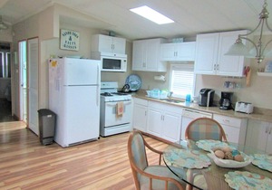 Assateague Pointe 2 br/1 ba 2 outdoor pools -in WOC.