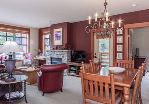 Available for Fall Getaways! Charming Condo at Grand Sierra Lodge with Shared Hot Tub and Pool!