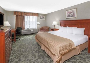 Baymont by Wyndham Grand Rapids N/Walker