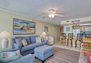 Beachfront Condo with Amazing Views!