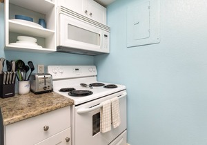 Beachfront Escape | Updated 1BR Condo w/Pool & Patio