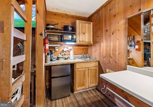Bear Paw Cottage #3 King; Peaceful: Cozy: Pet friendly; 2Adults/2Children