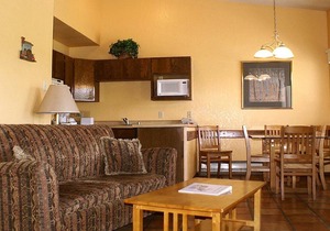 Beautiful 2 bedroom unit at resort, sleeps 6