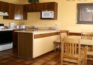 Beautiful 2 bedroom unit at resort, sleeps 6