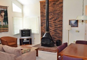 Beautiful 2 bedroom unit at resort, sleeps 6