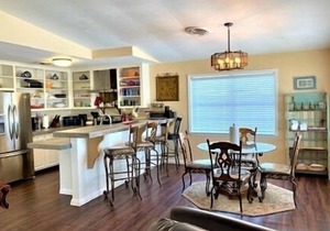 Beautiful 3 Bedroom, 3 Bath. Private Fishing Pier. Newly Renovated.
