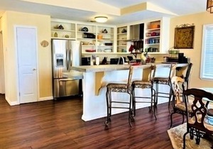 Beautiful 3 Bedroom, 3 Bath. Private Fishing Pier. Newly Renovated.