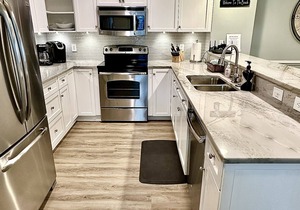 Beautiful 3 Bedroom Oceanfront Condo. Walking Distance to Everything