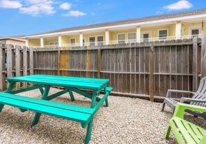 Beautiful Beachside Townhouse w/Gulf Views, Across the street from the Beach